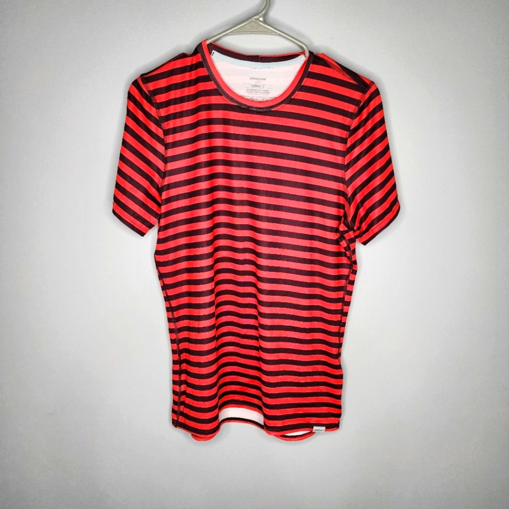 Patagonia Women's black and red Striped Active Wear Athletic T-Shirt Size L